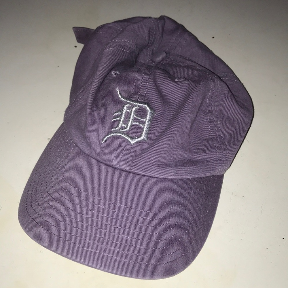 Kids Lavender Baseball Cap with White Embroidered 'D'